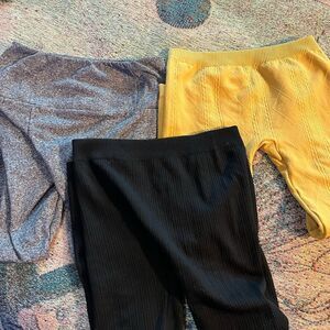 3PC Black and Gray Leggings Set Stretchy Pants Lot of 3 Size S/M Activewear